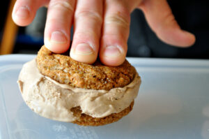 Ice Cream Sandwhich Tips, gently press - Epicuria Catering, Ottawa